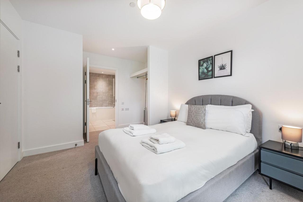 Stayo Apartments Barking Wharf Londra Dış mekan fotoğraf