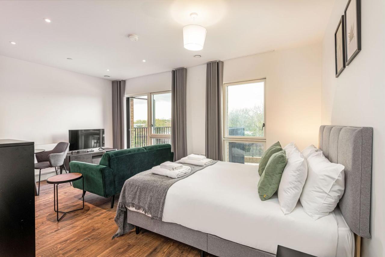 Stayo Apartments Barking Wharf Londra Dış mekan fotoğraf