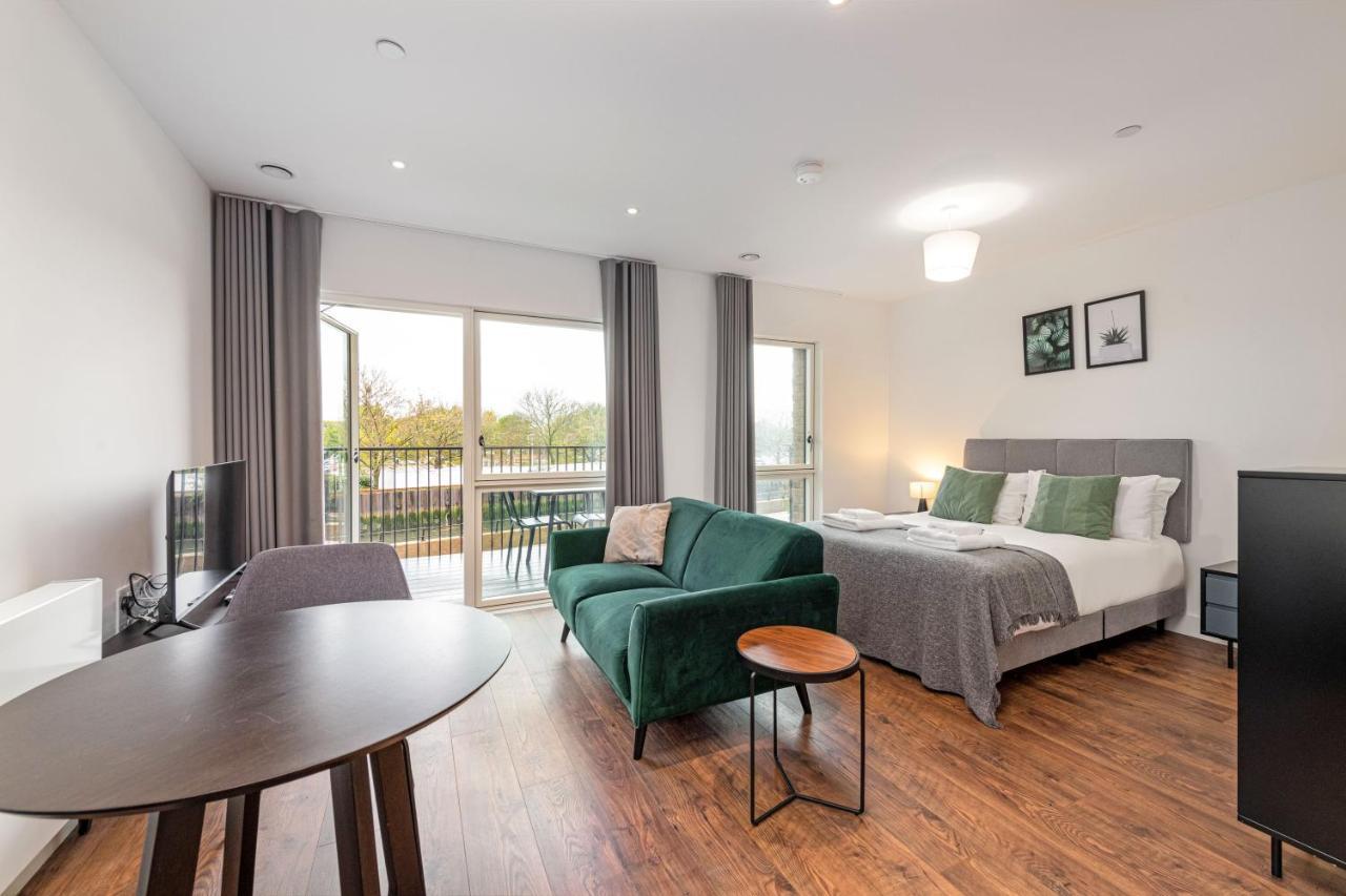 Stayo Apartments Barking Wharf Londra Dış mekan fotoğraf