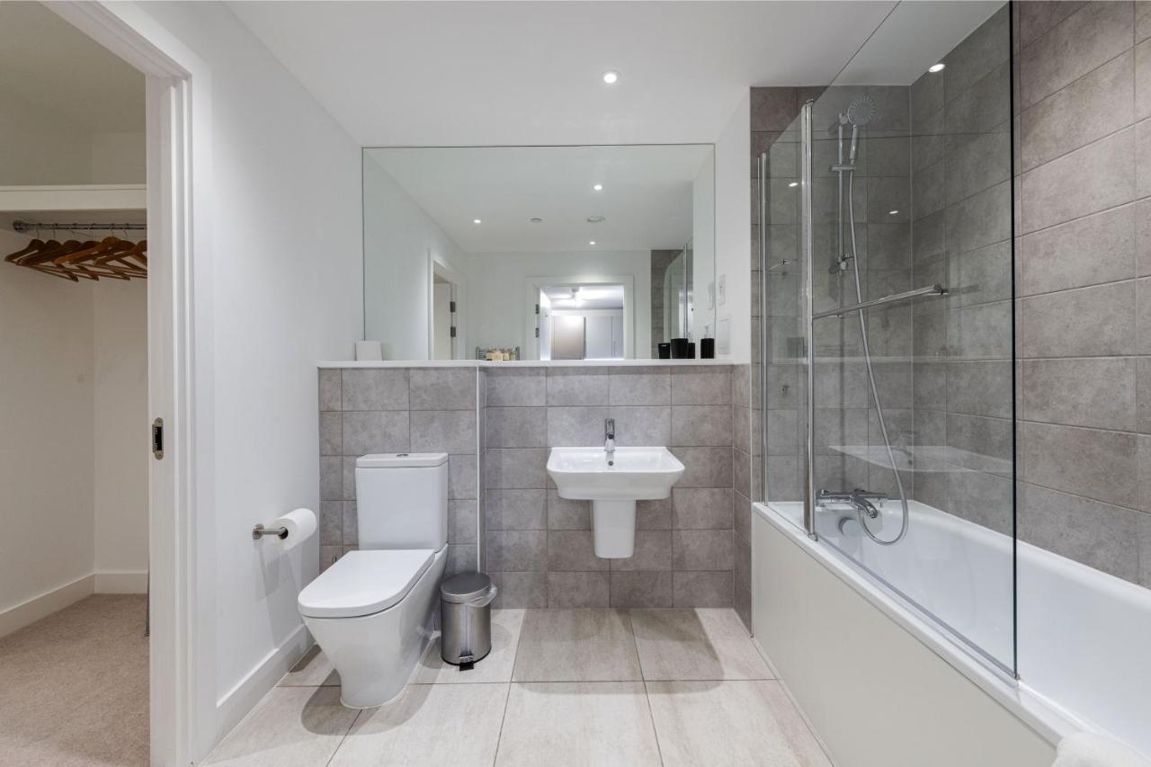Stayo Apartments Barking Wharf Londra Dış mekan fotoğraf