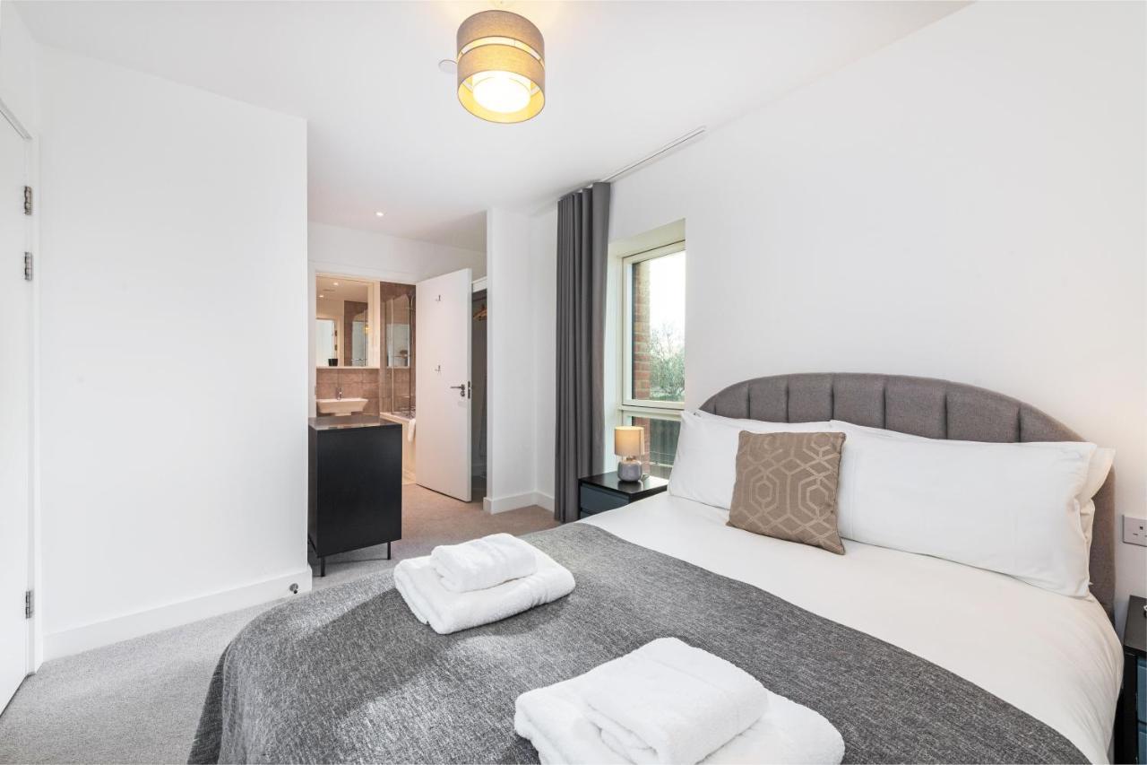 Stayo Apartments Barking Wharf Londra Dış mekan fotoğraf
